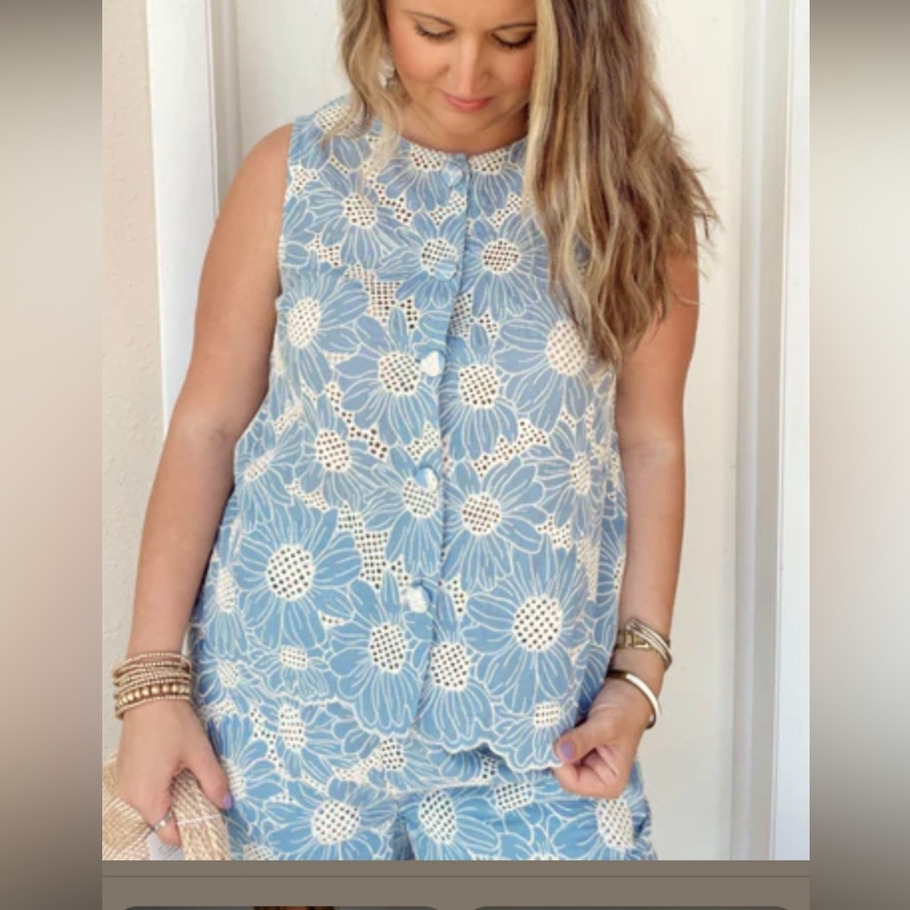 Flower Eyelet Short Set